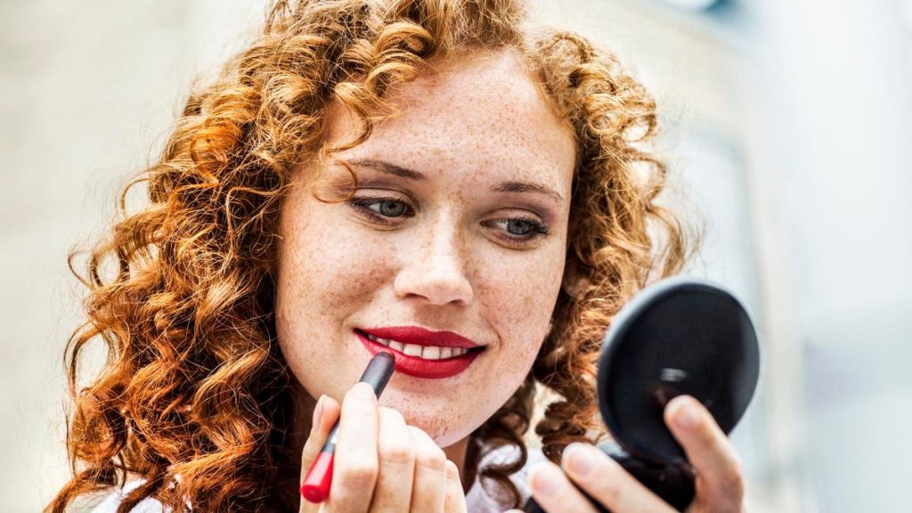 Skirt Lengths, Lipstick, Men’s Underwear And Champagne Sales Are All Recession Indicators