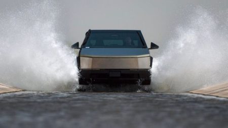Tesla Cybertruck Loathing Evokes Hummer H2