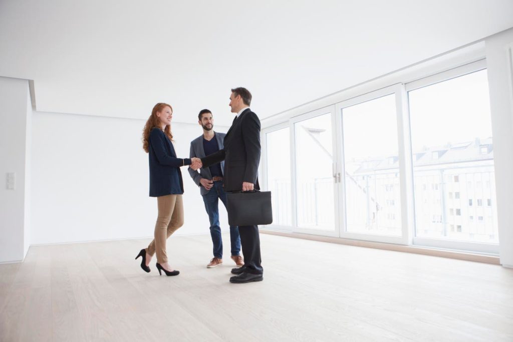 The Benefits And What To Look For In A Syndicator