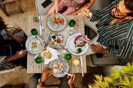 Ten Tips To Establish Your Global Restaurant Brand With Local Flavors