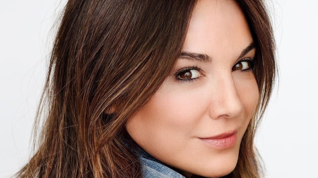 In The Midst Of The Shutdown This Actress And Comedian Pivoted To Being A Fitness Entrepreneur