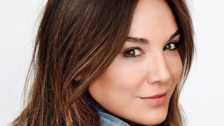 In The Midst Of The Shutdown This Actress And Comedian Pivoted To Being A Fitness Entrepreneur